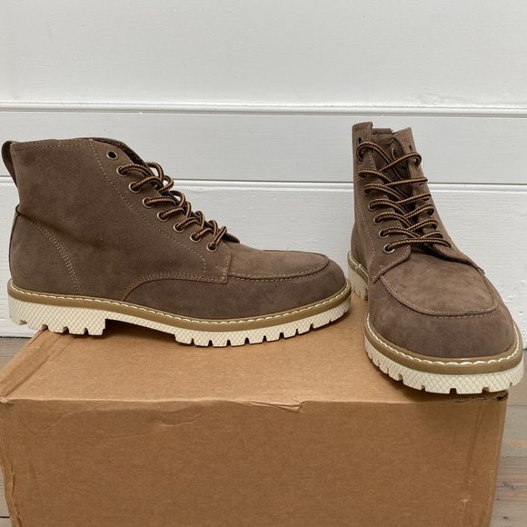 Brand New Men\'s Lace Up Boots Size 8 (US) main image 4